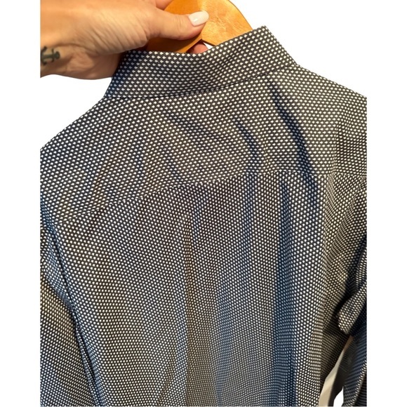 Ⓜ️Elevate your wardrobe with this Joseph Abboud Men's Dress Shirt in size XL. - Picture 4 of 4